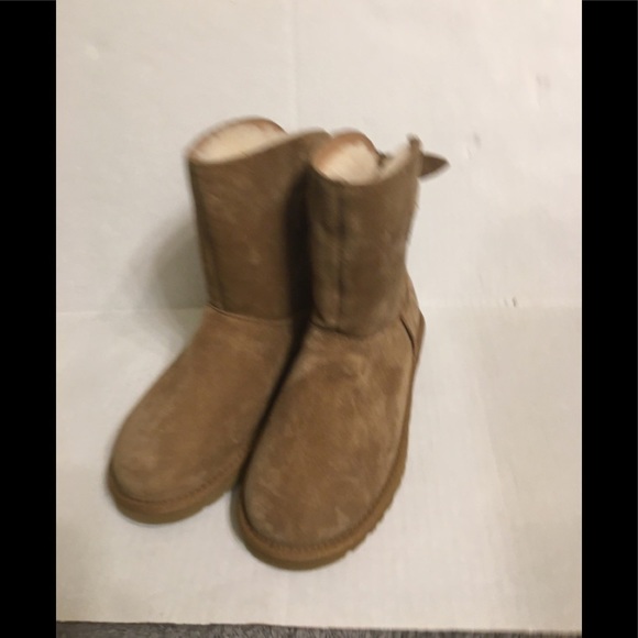 NEW UGG  Boots - Picture 10 of 16